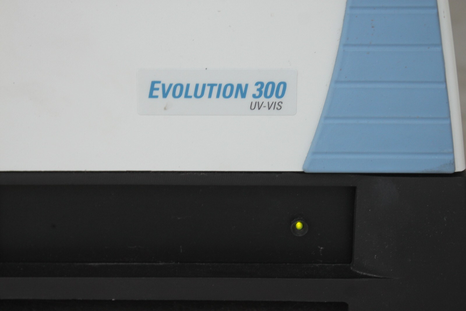 THERMO SCIENTIFIC EVOLUTION 300 BB UV SPECTROMETER AS-IS