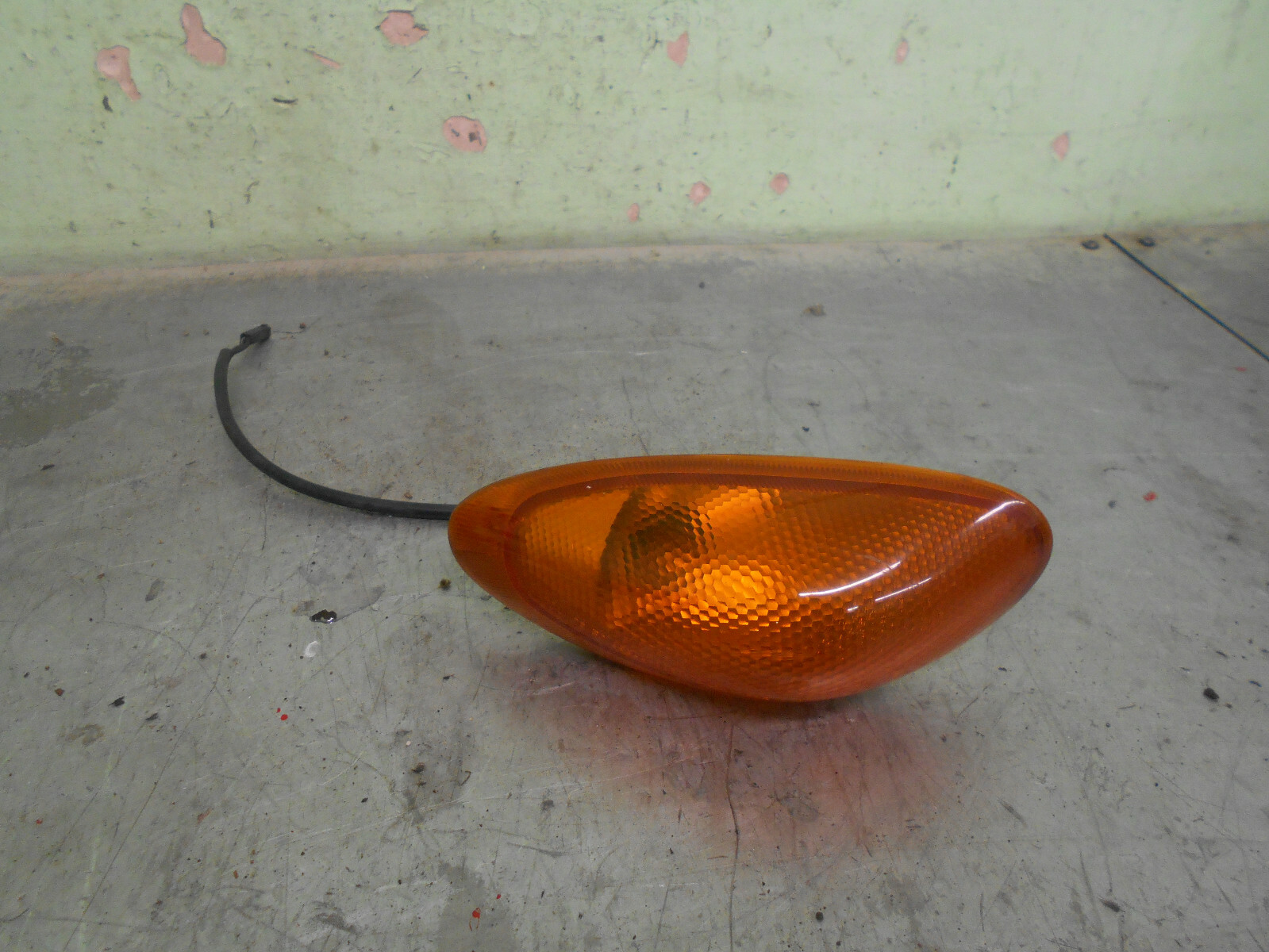 suzuki  gsx 750  fy    r/h  front  flasher  (2000)