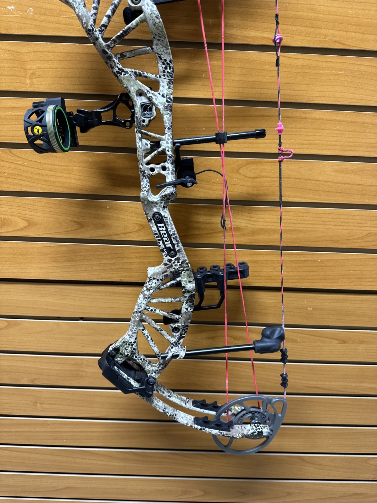 Bear Archery Approach HC Compound Bow - RH - 70# Max - Legend Series