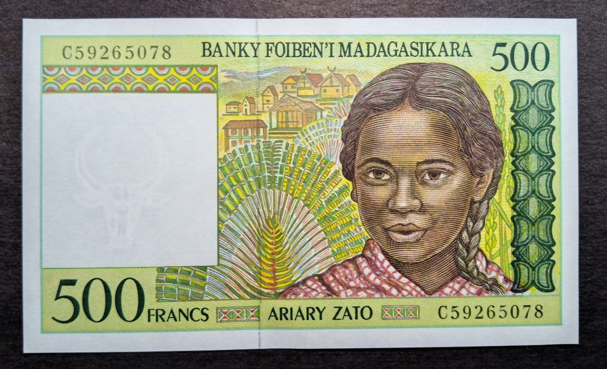 MADAGASCAR  500 Francs1994 UNC