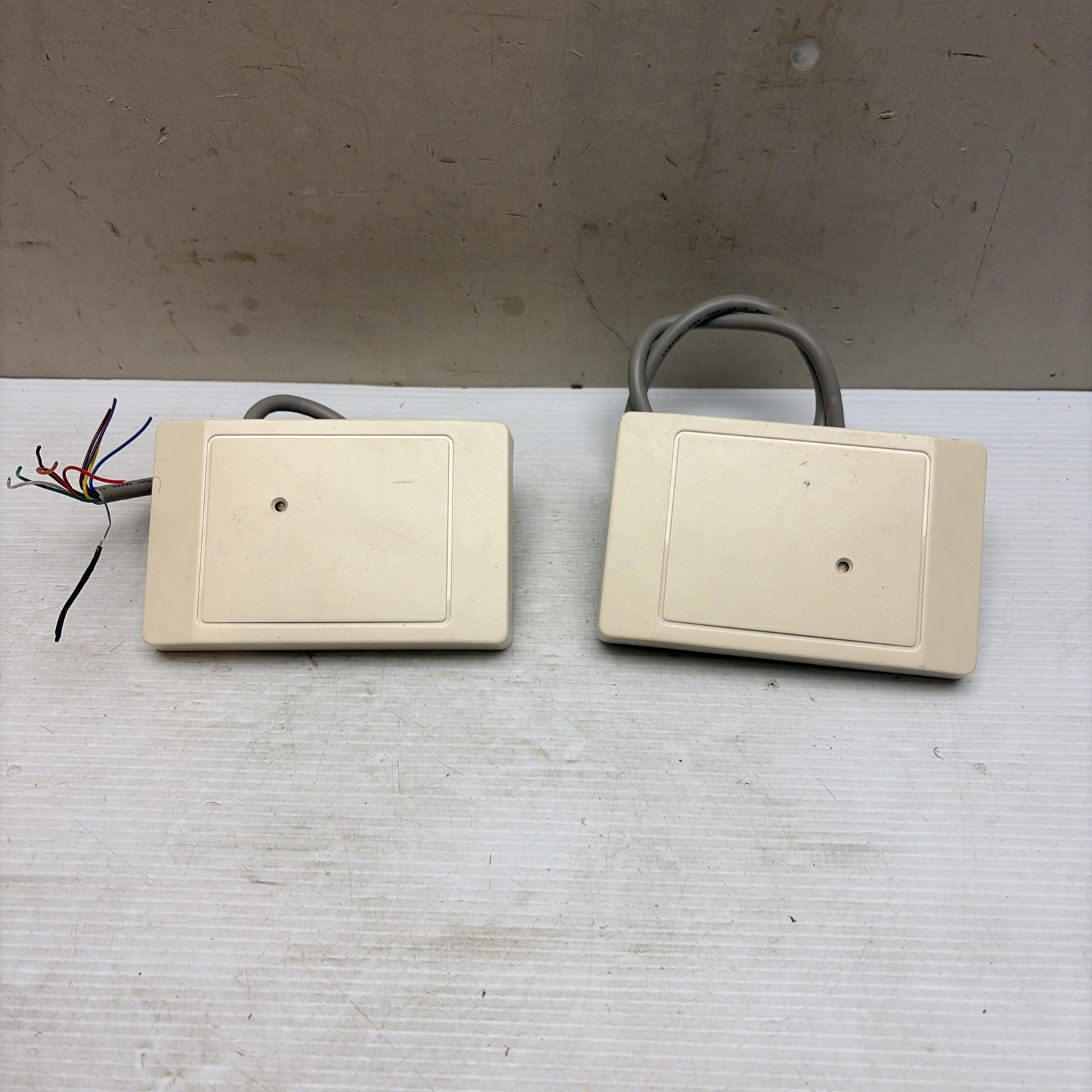 TWO HID Access 5395CB100 Thinline II Proxy Reader Classic Beige.