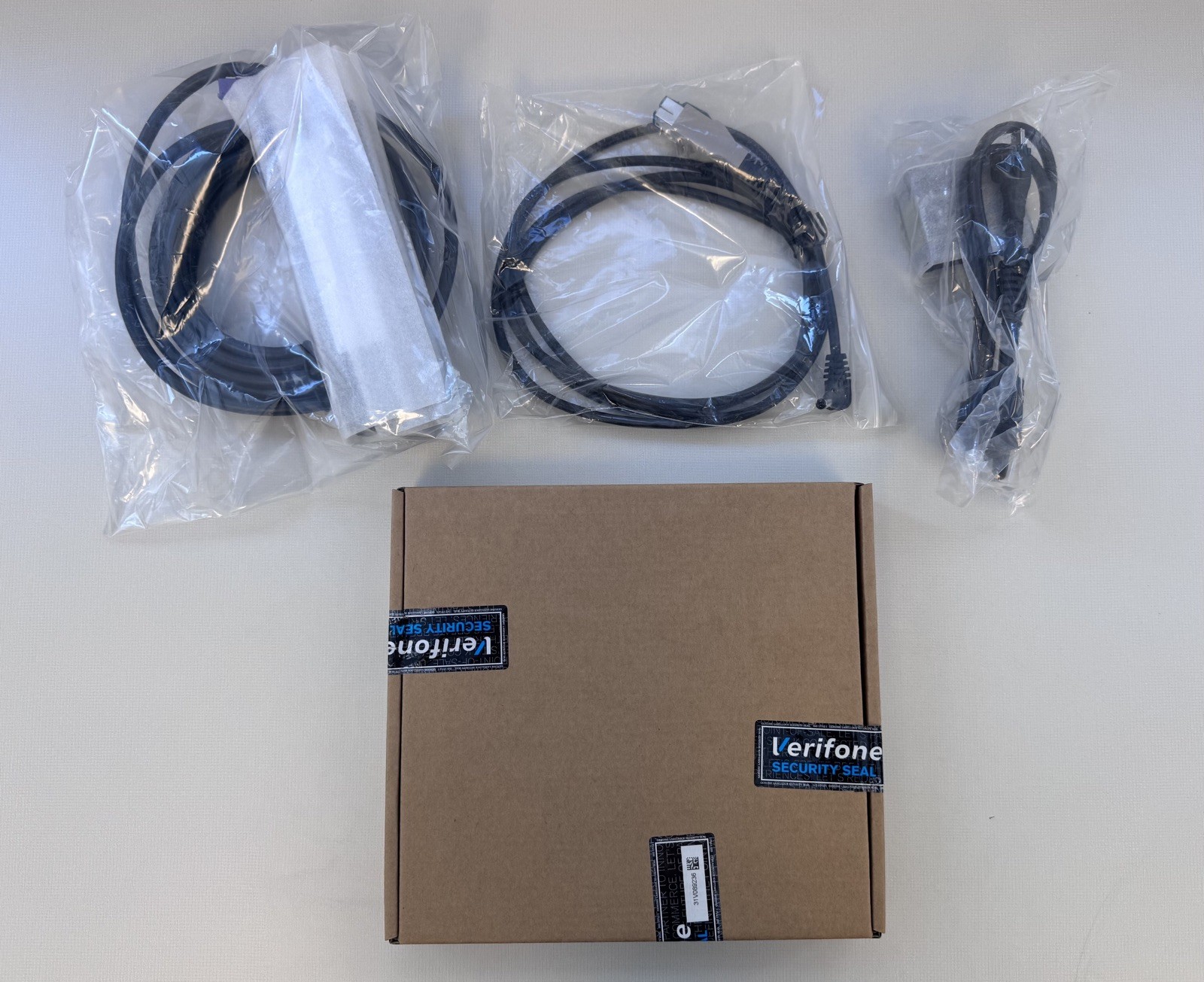 Verifone M440 8" Display 2GB 16GB Credit Card Terminal M379-122-21-WWA-5