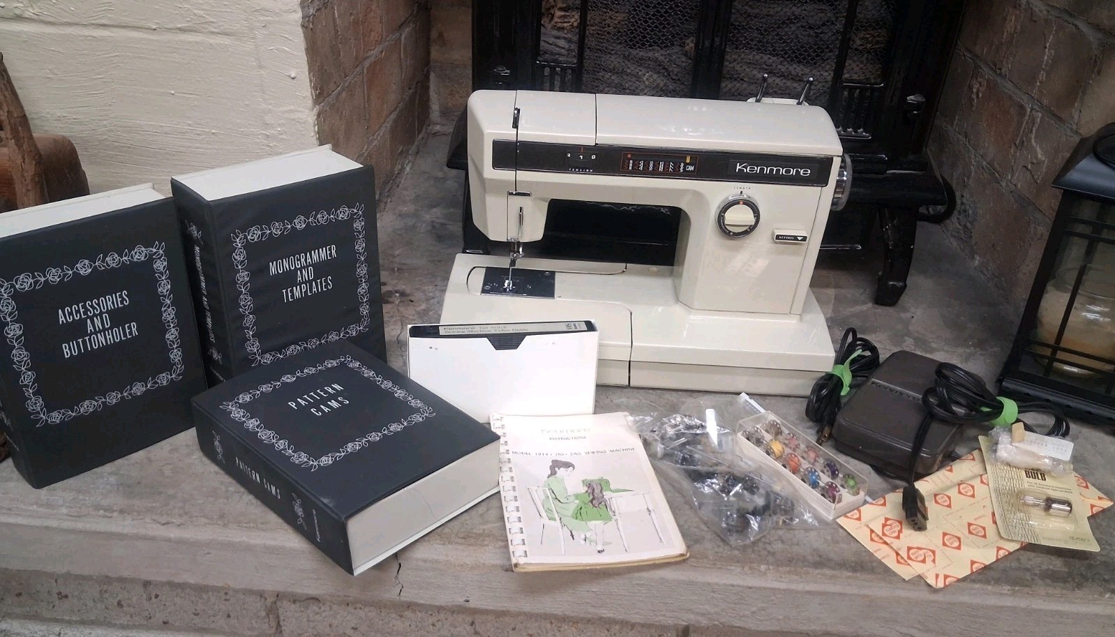Sears Kenmore Model 1914 Zig Zag Sewing Machine Original Manual & Accessories
