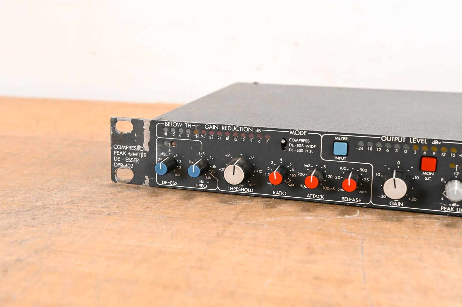 BSS DPR-402 Two-Channel Compressor/Limiter/De-Esser CG01XQY
