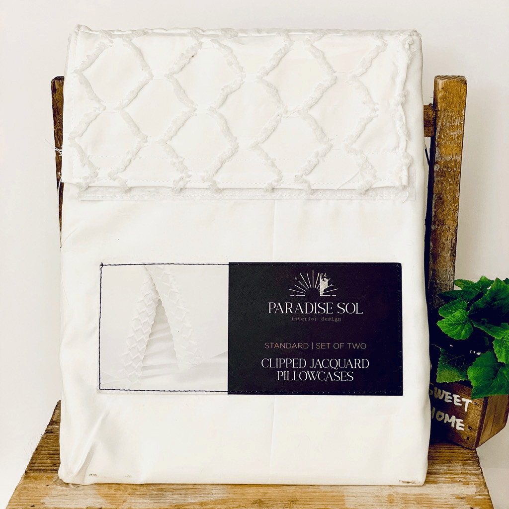NWT PARADISE SOL Set of 2 White 20”x30” Standard clipped jacquard pillow cases