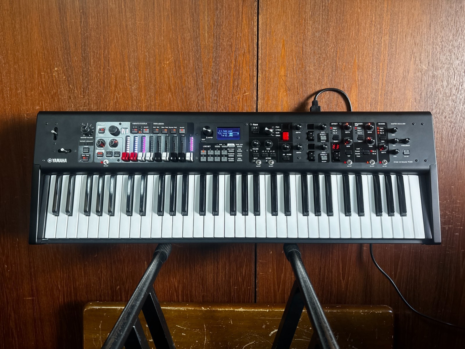 Yamaha YC61 61-Key Compact Stage Keyboard w/ box