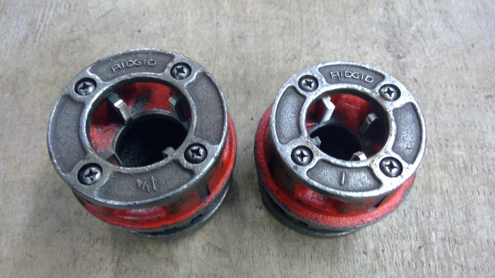 Two Ridgid 12-R 1" & 1 1/4" Ratchet Pipe Threader Die Heads