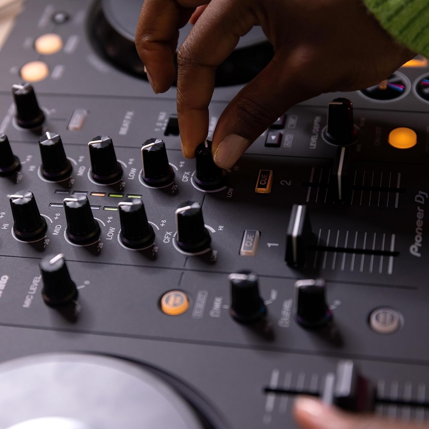 2-Channel DDJ- Controller - Mix Your Tracks with Professional Ease in Graphite