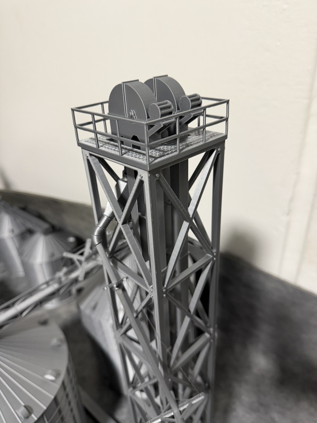 1/64 Dual Grain Elevator Leg W/Cage