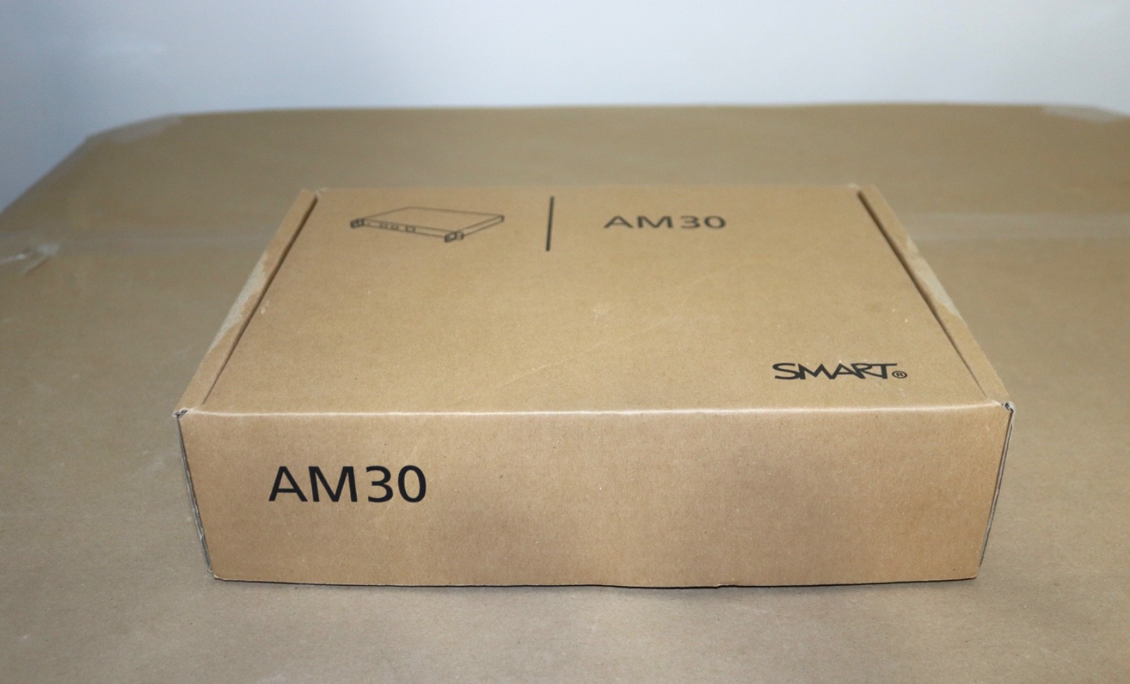 SMART Technologies AM30 iQ Appliance with antenna