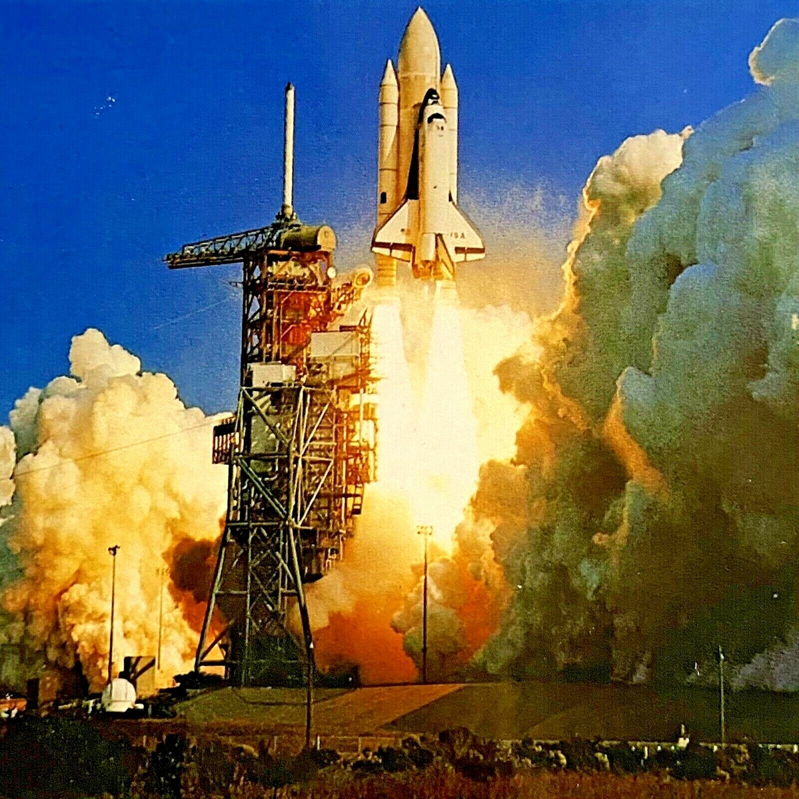 Postcard COLUMBIA Launch Pad, Kennedy Space Center 1985 Merritt Island Florida