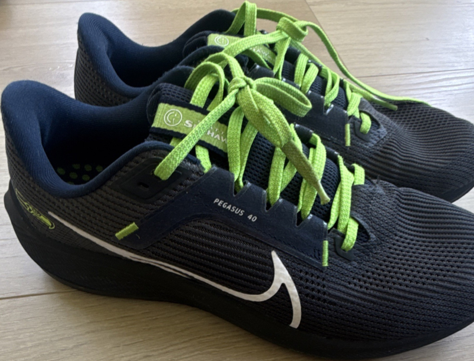 Nike Pegasus 40 Black Green Men's Running Shoes Mesh Low Top size 10.5