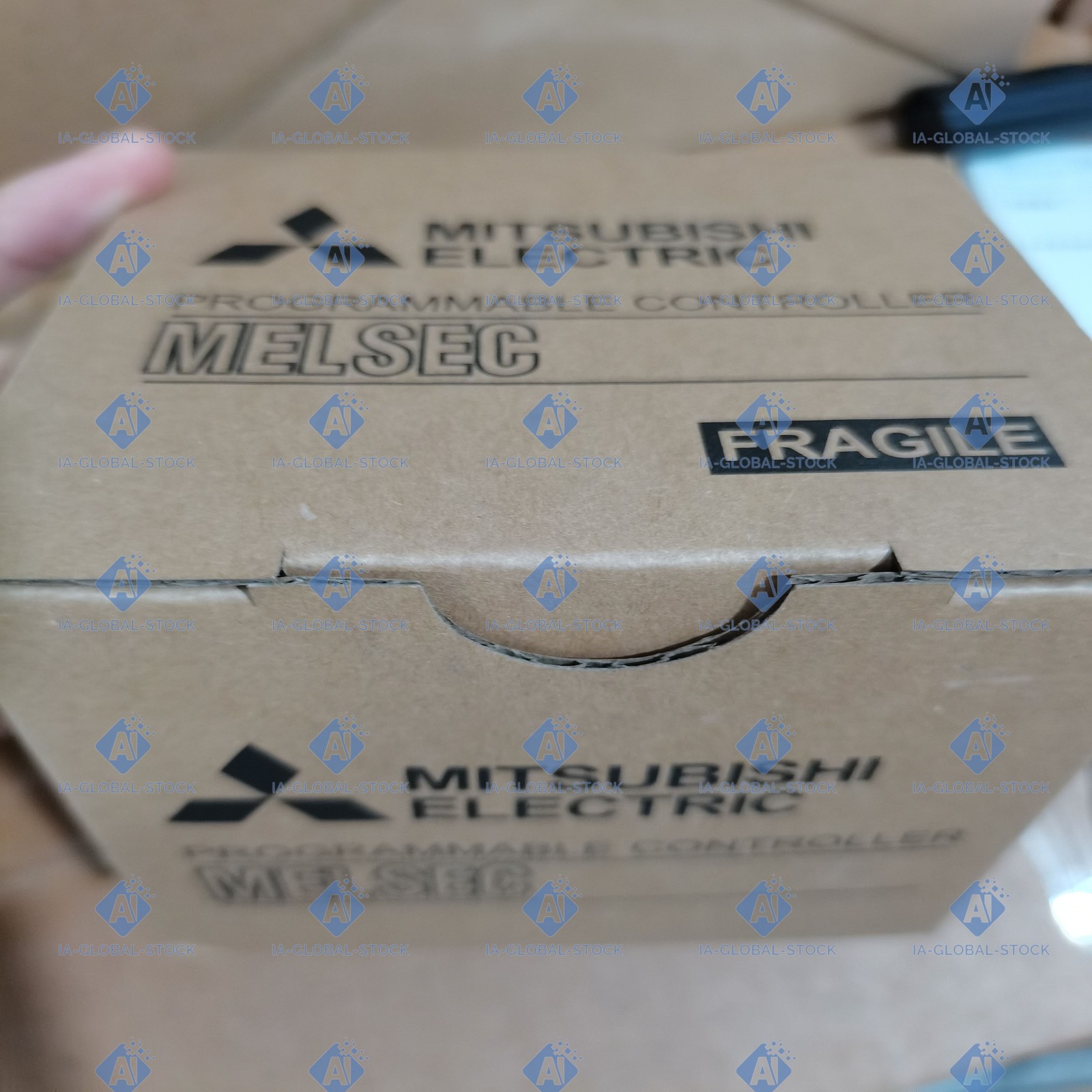 One Unit Brand New FX2N-16EYR-ES-UL Mitsubishi US Fee Shipping + 1 Year Warranty