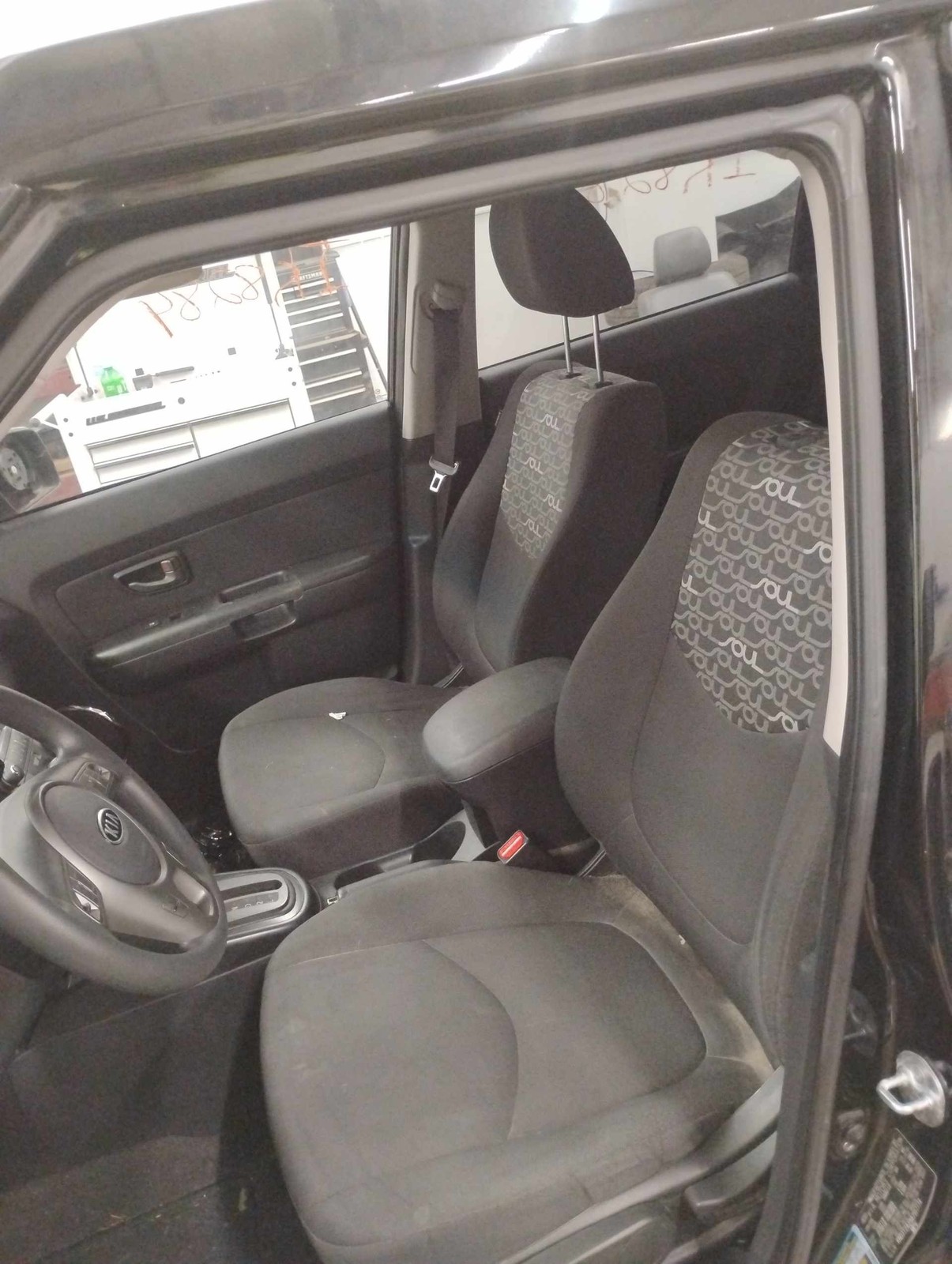 Spindle Knuckle Front KIA SOUL Left 10 11