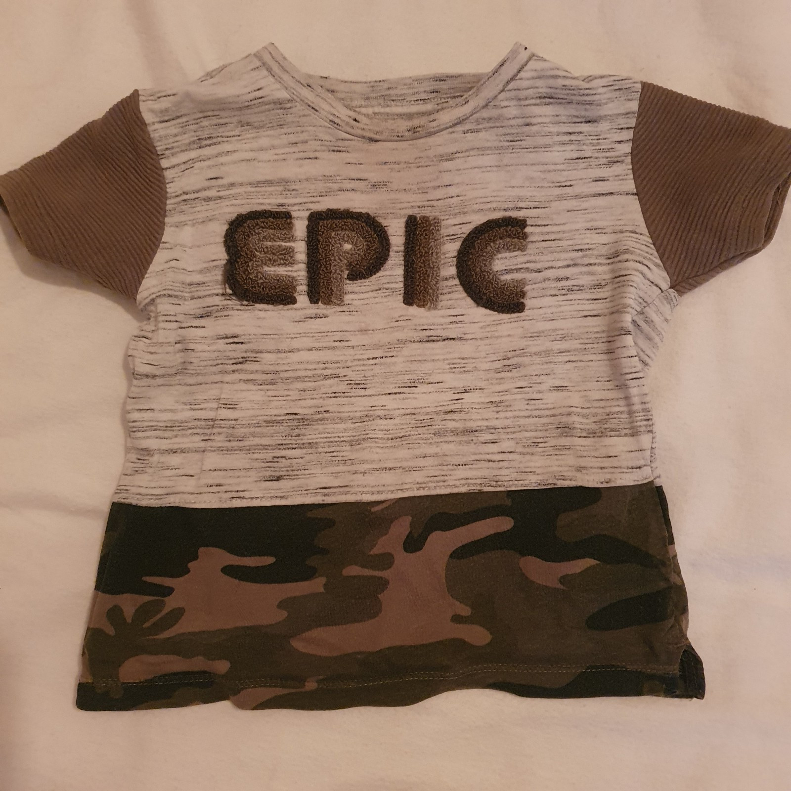 Primark T-Shirt Toddler Boys 18-24 Months EPIC Natural Colours Used