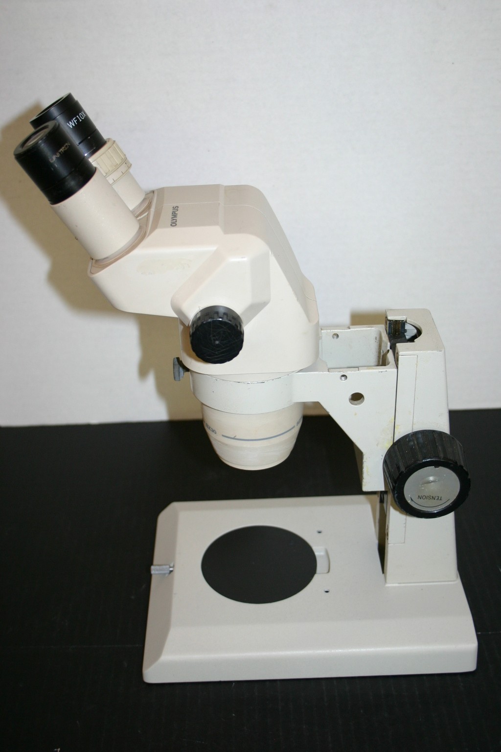 Olympus SZ-30 Stereozoom Microscope 9-40X on Nikon Desktop Nice