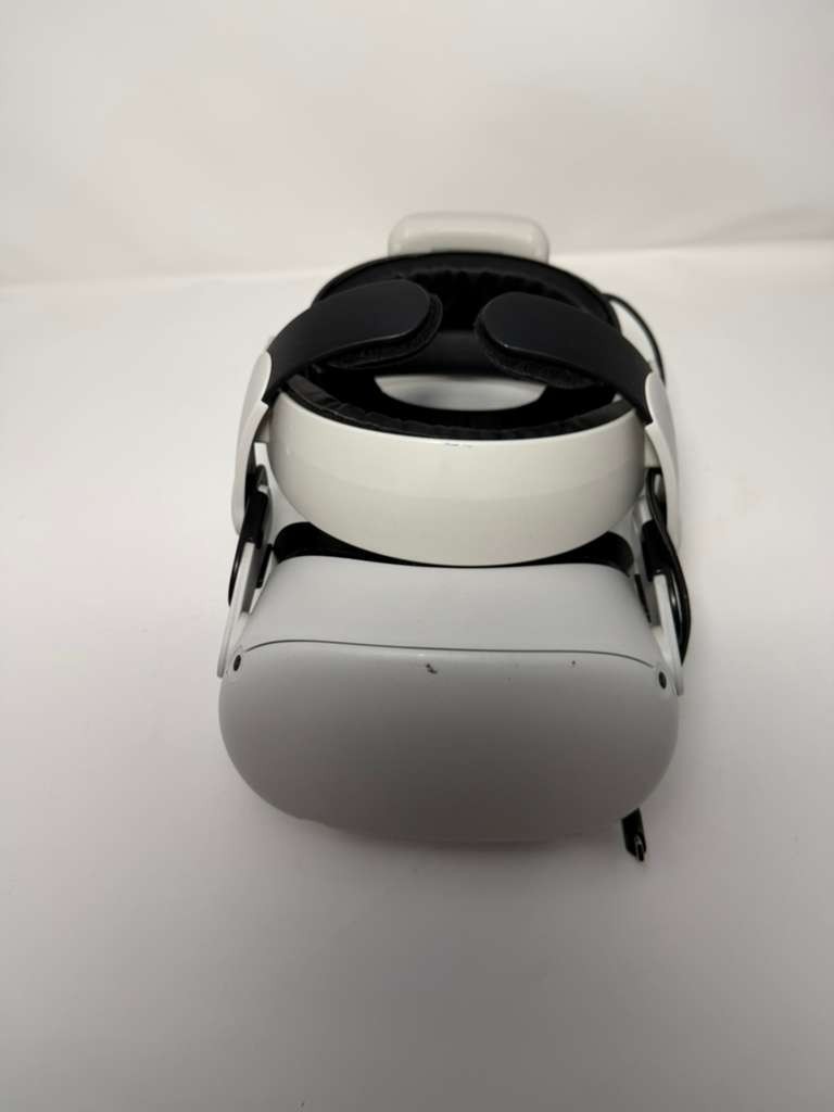 Meta Quest 2 VR Headset with Battery Pack – Tested & Working – Small Dead Pixel