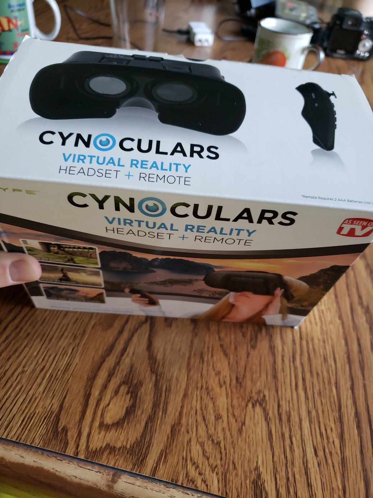 CYNOCULARS Virtual Reality Headset & Remote in very good condition