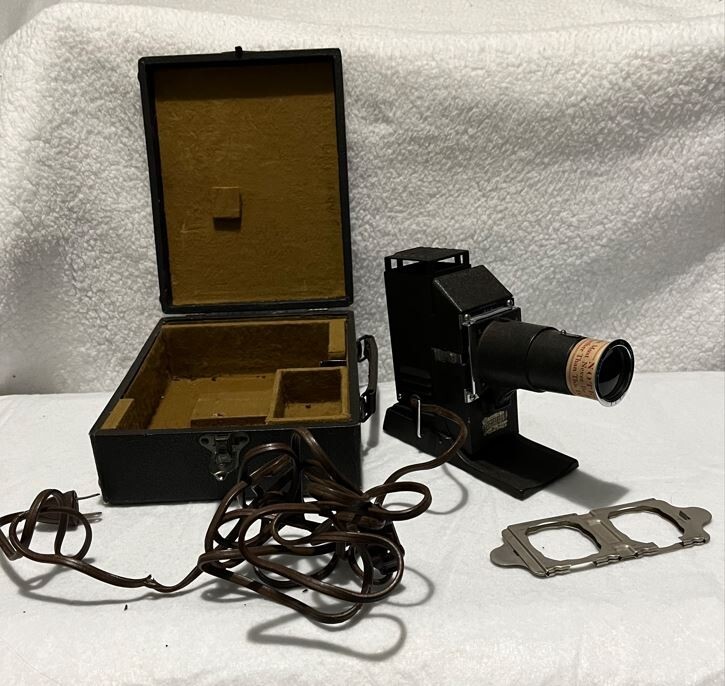 Vtg Eastman Kodak Miniature Slide Projector with Box
