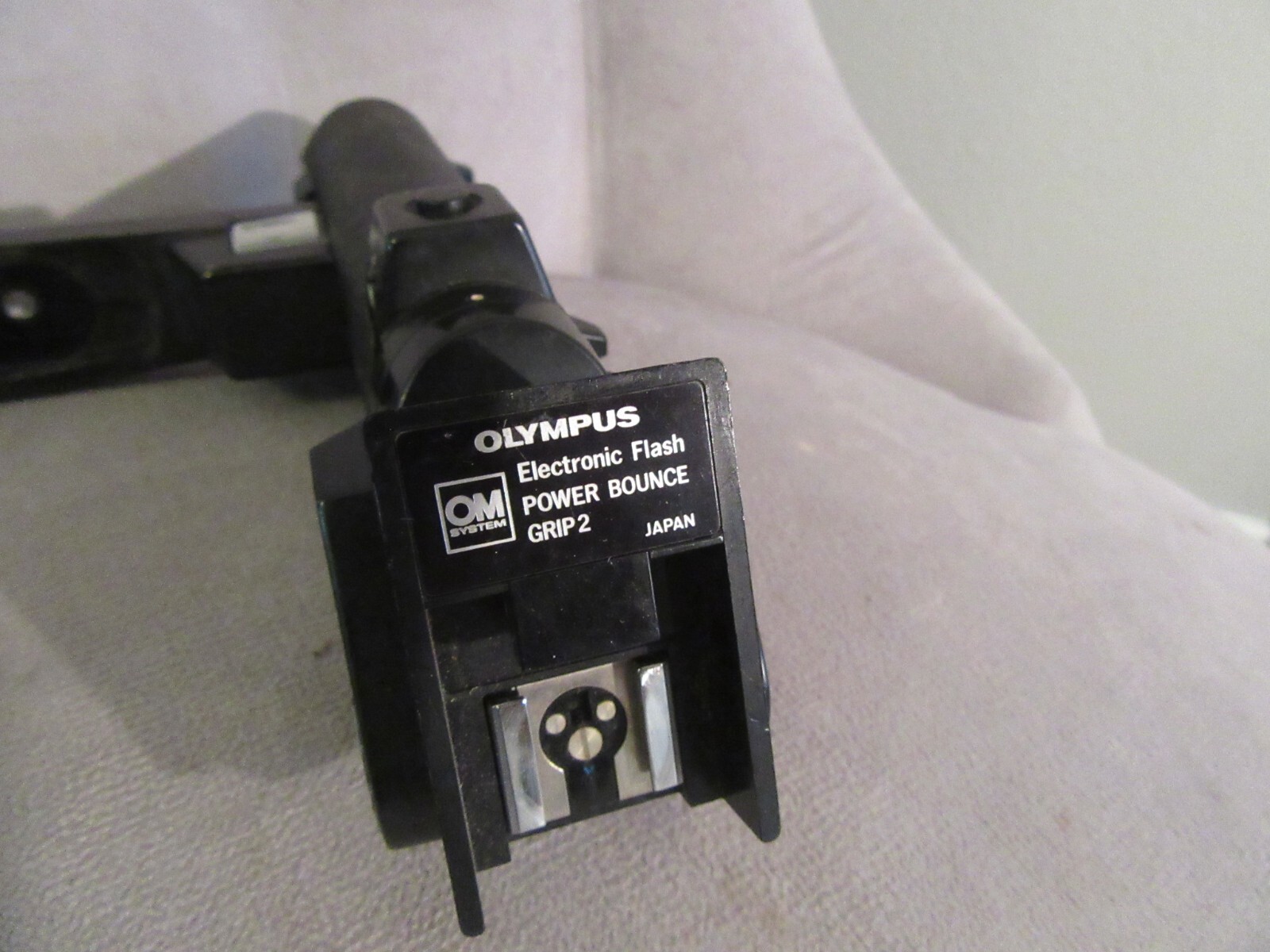 Olympus OM Electronic Flash Power Bounce Grip 2 In Good Used Shape