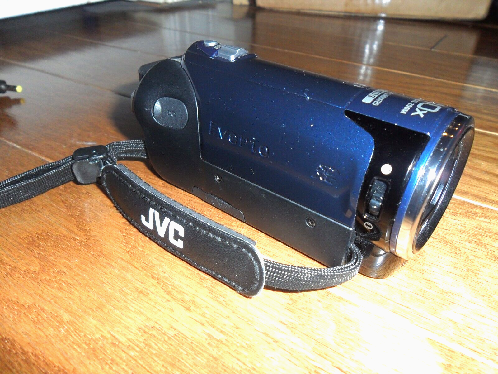 JVC Everio GZ-E10AU Full HD- 40x Optical Zoom- Image Stabilization