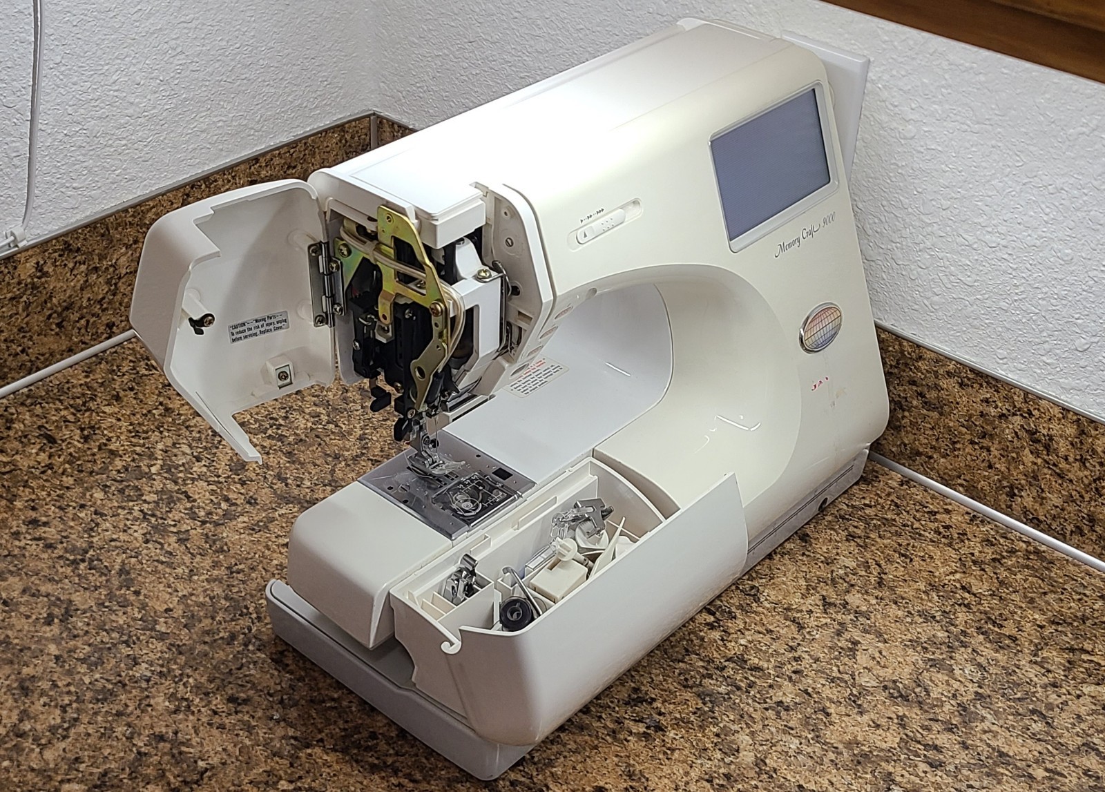 Janome Memory Craft 9000 Computerized Sewing Machine