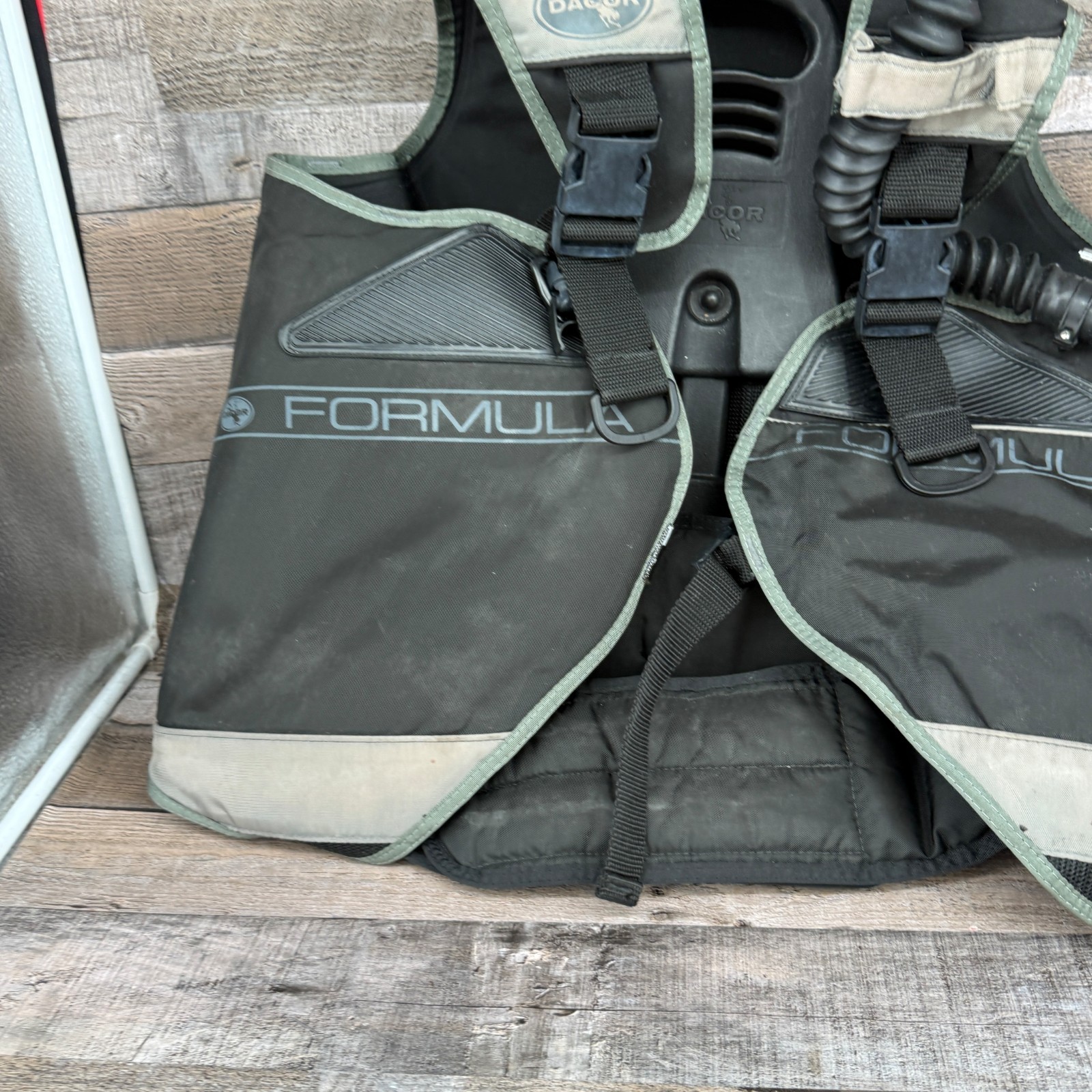 Dacor Formula Scuba Diving Buoyancy Compensator Device BCD Black & Gray