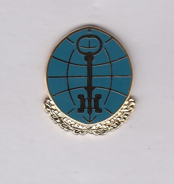 US ARMY INSCOM Intelligence & Security Command MI crest DUI badge c/b V-21