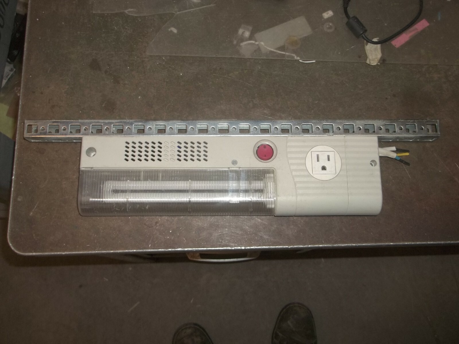 STEGO 02524.0-01 FLUORESCENT LAMP TYPE SL 025 120V 50/60HZ 11W (ZZ3)