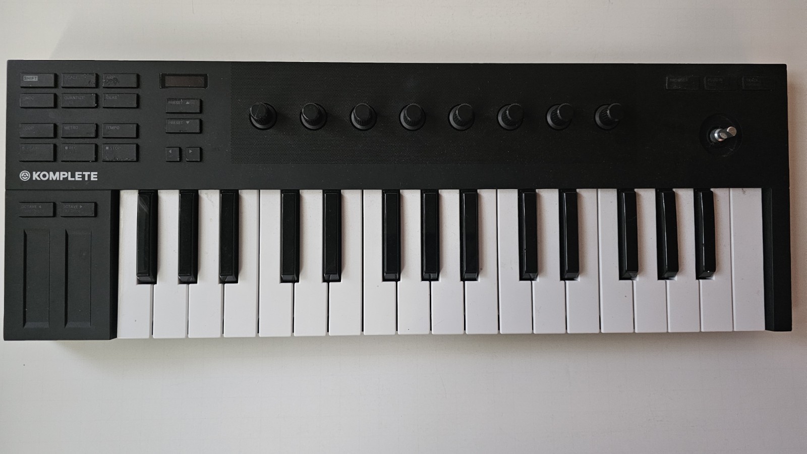 Native Instruments Komplete Kontrol M32 Controller Keyboard( For Parts )