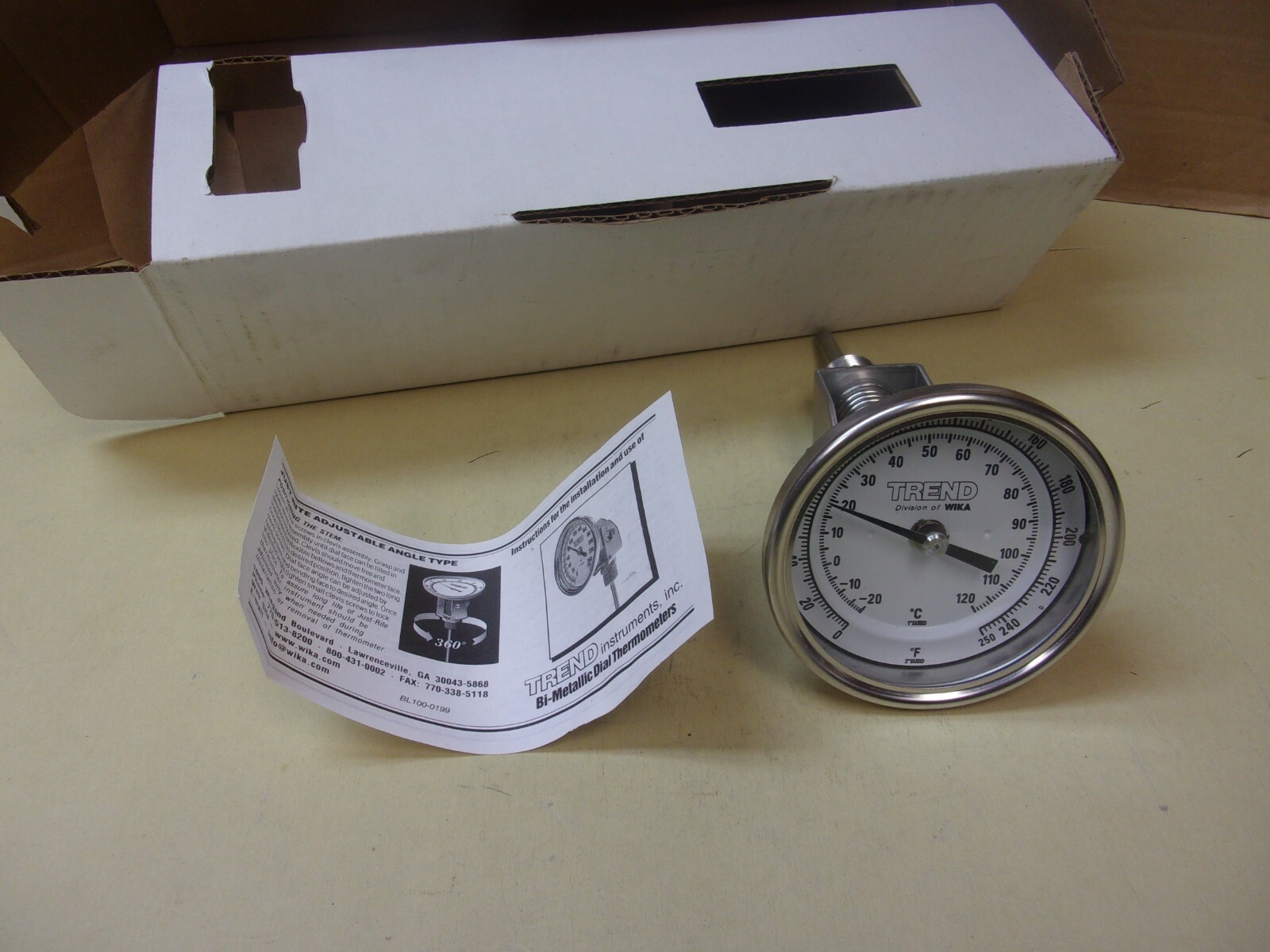 Wika TI.32 BiMetal Thermometer 2.5" Stem , 0/250F/C , 1/2"NPT