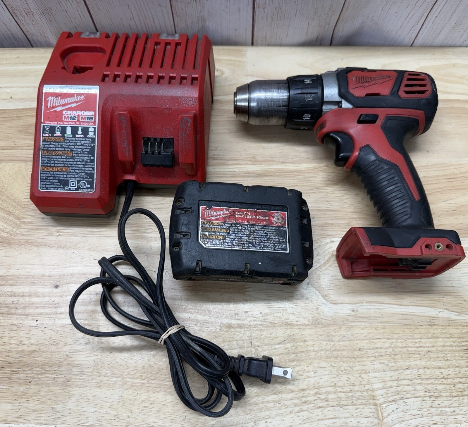 Milwaukee M18 Compact 1/2" Drill Driver 2606-20  Battery Charger 48-59-1812