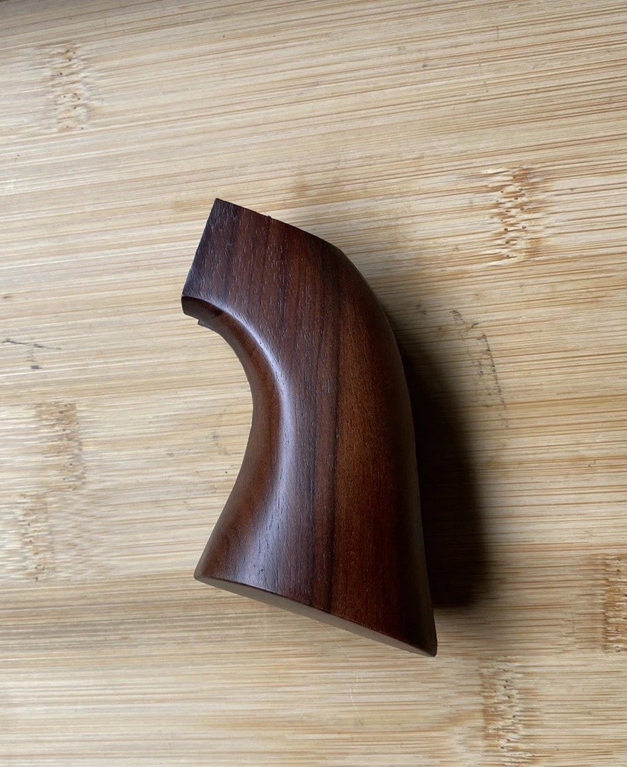 Pietta 1851 Navy Grip Walnut