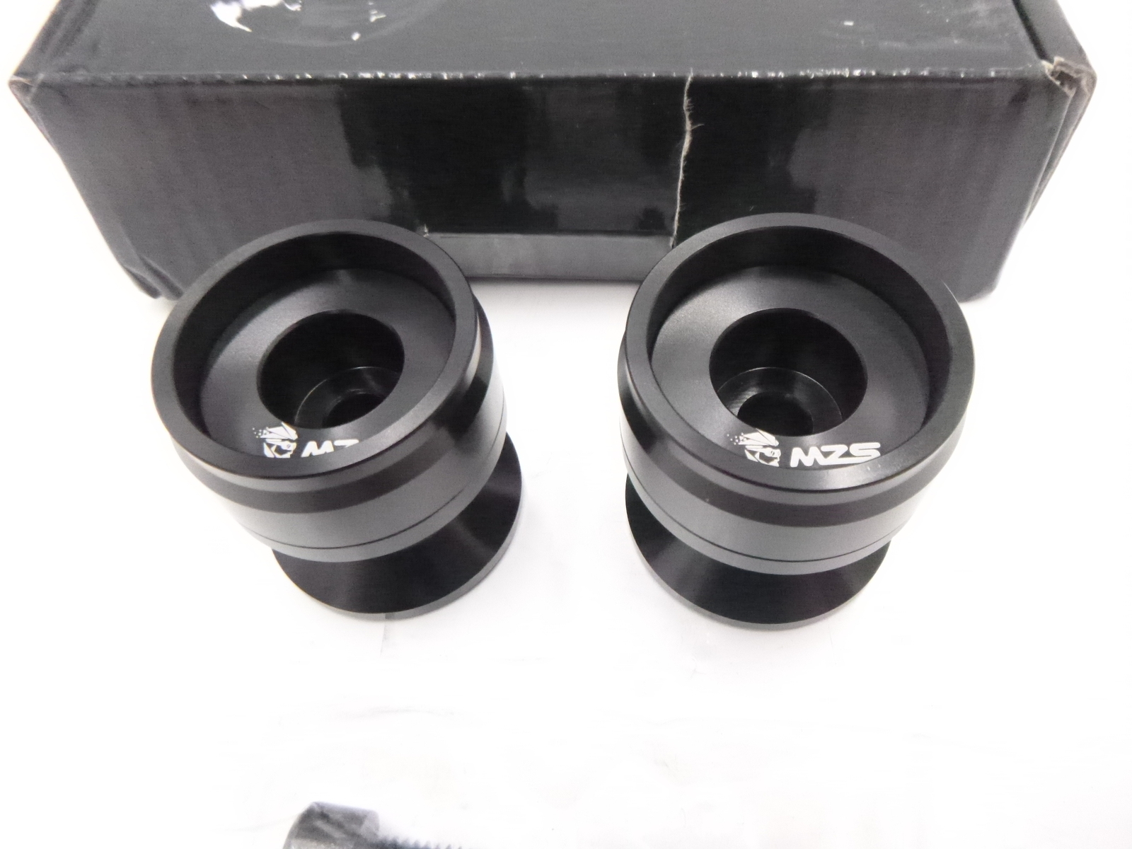 MZS 8MM Swingarm Spools Sliders Stand Universal Black