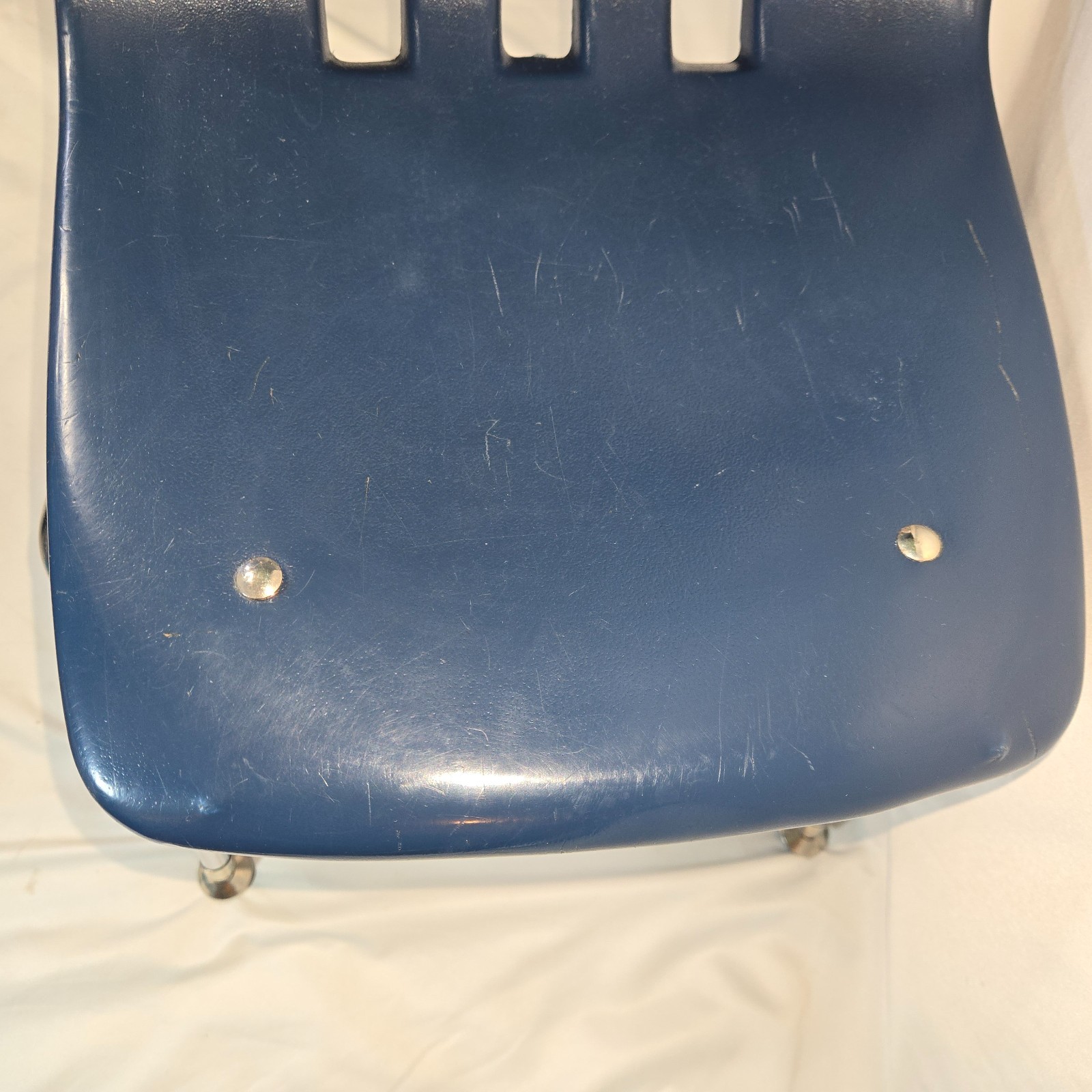 Virco 8 Blue Student Plastic Chair 9000-14 Kindergarden-2nd Grade 22" H x 17" W