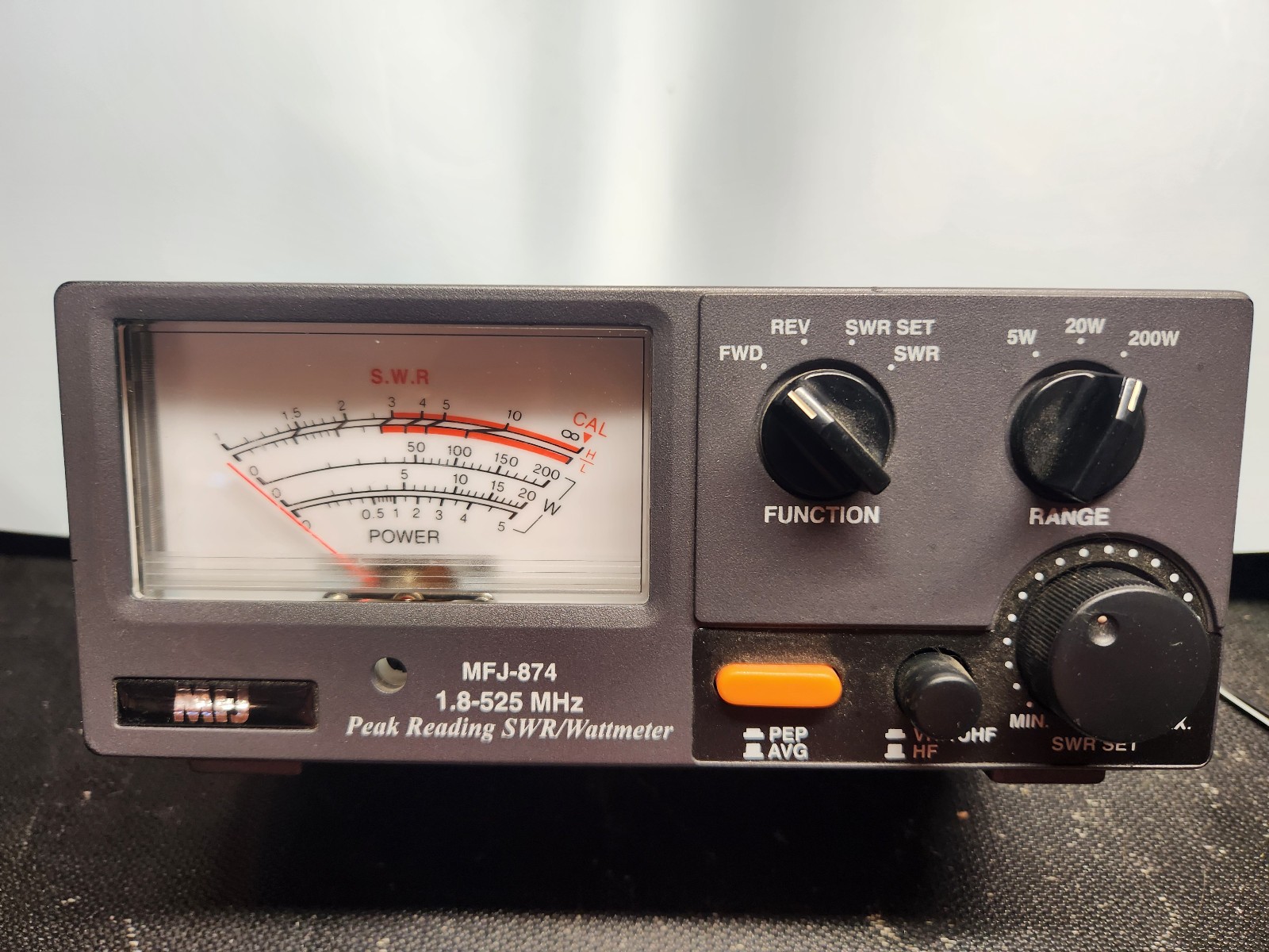 MFJ-874, Peak Reading SWR / WATTMETER 1.8-525 MHz, 200 W