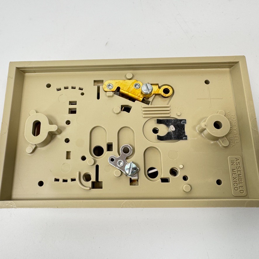 Honeywell T810D 1003 Non-Programmable Heating Thermostat