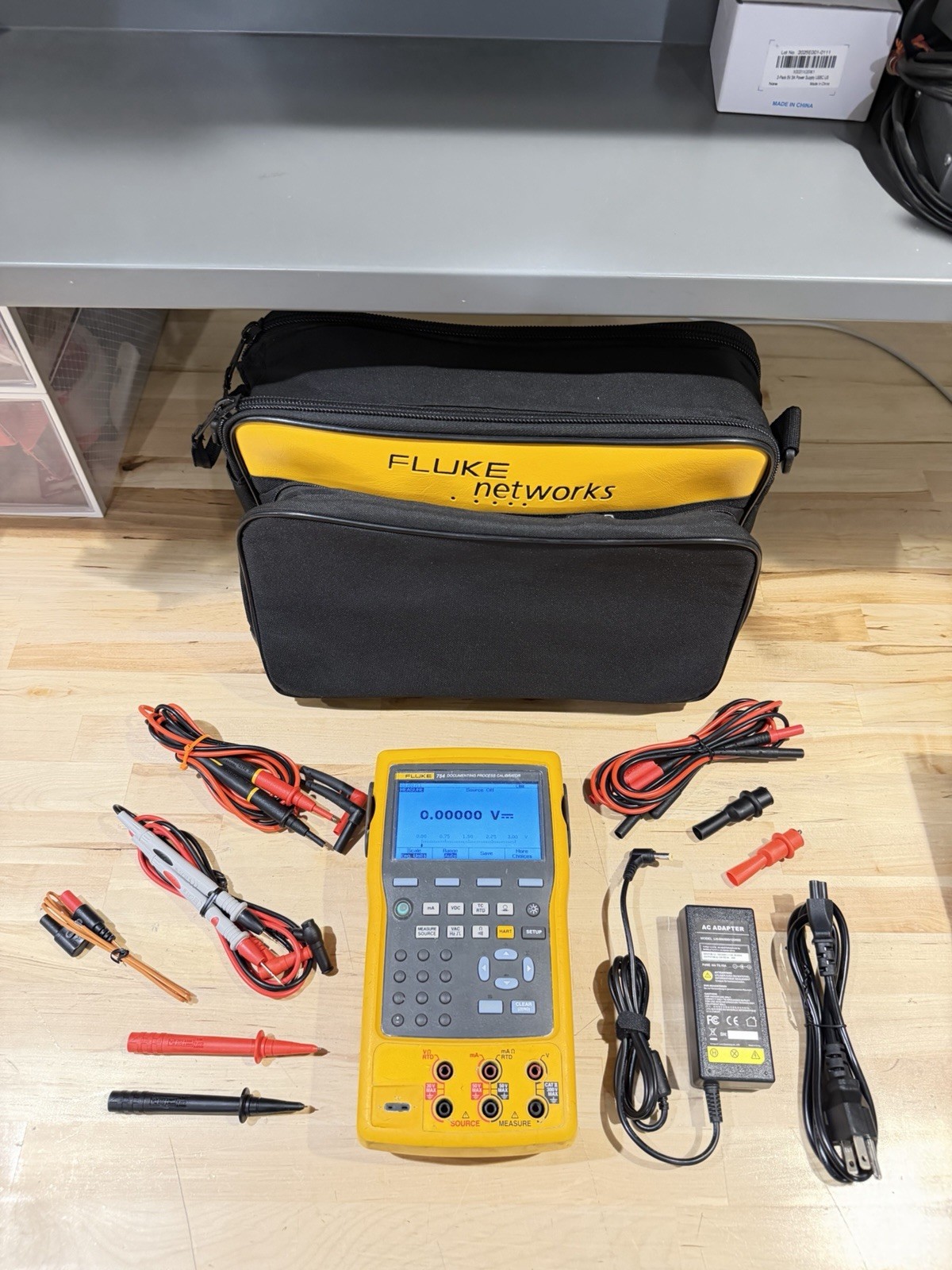 FLUKE 754 DOCUMENTING PROCESS CALIBRATOR W/ ACCESSORIES (TESTED) FREE SHIPPING