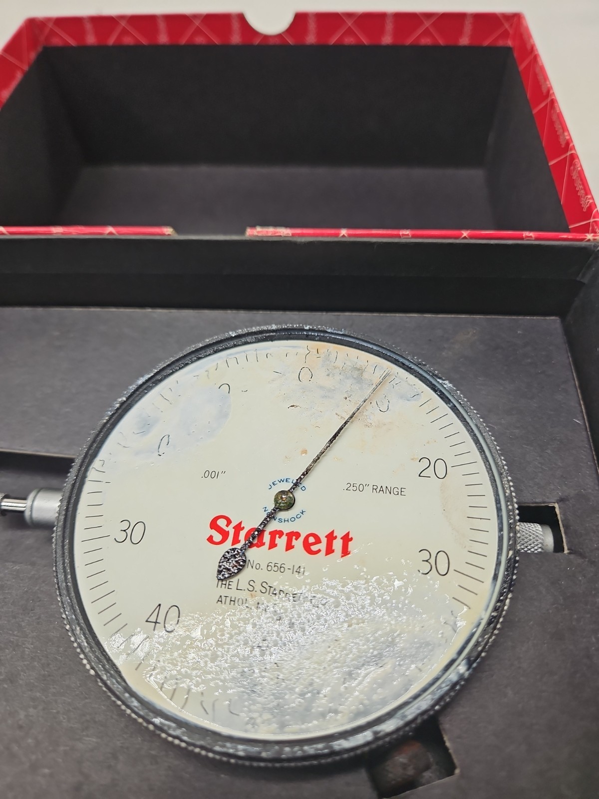 STARRETT DIAL INDICATOR .250" RANGE .001" GRADS NO.656-141 READ DESCRIPTION