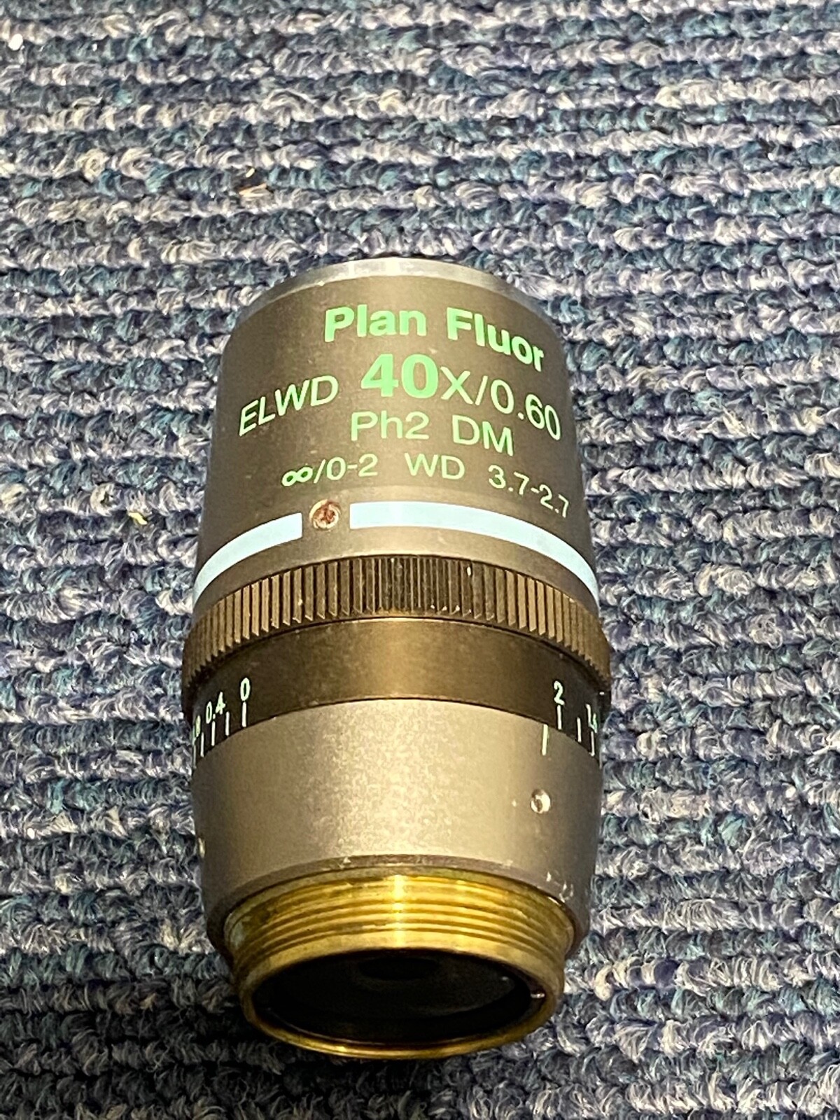 NIKON Plan Fluor ELWD 40x/0.60 Ph2 DM ∞/0-2 WD 3.7-2.7 objective