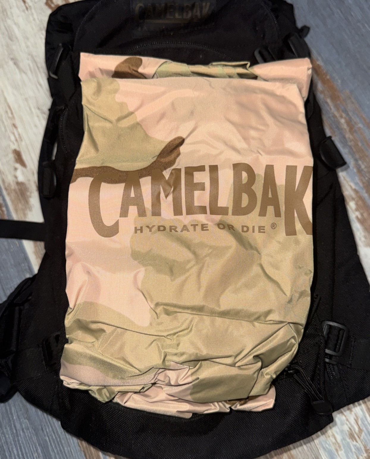 Camelbak Maximum Gear Transformer Black Hydration Backpack, Cover & Bladder 64oz