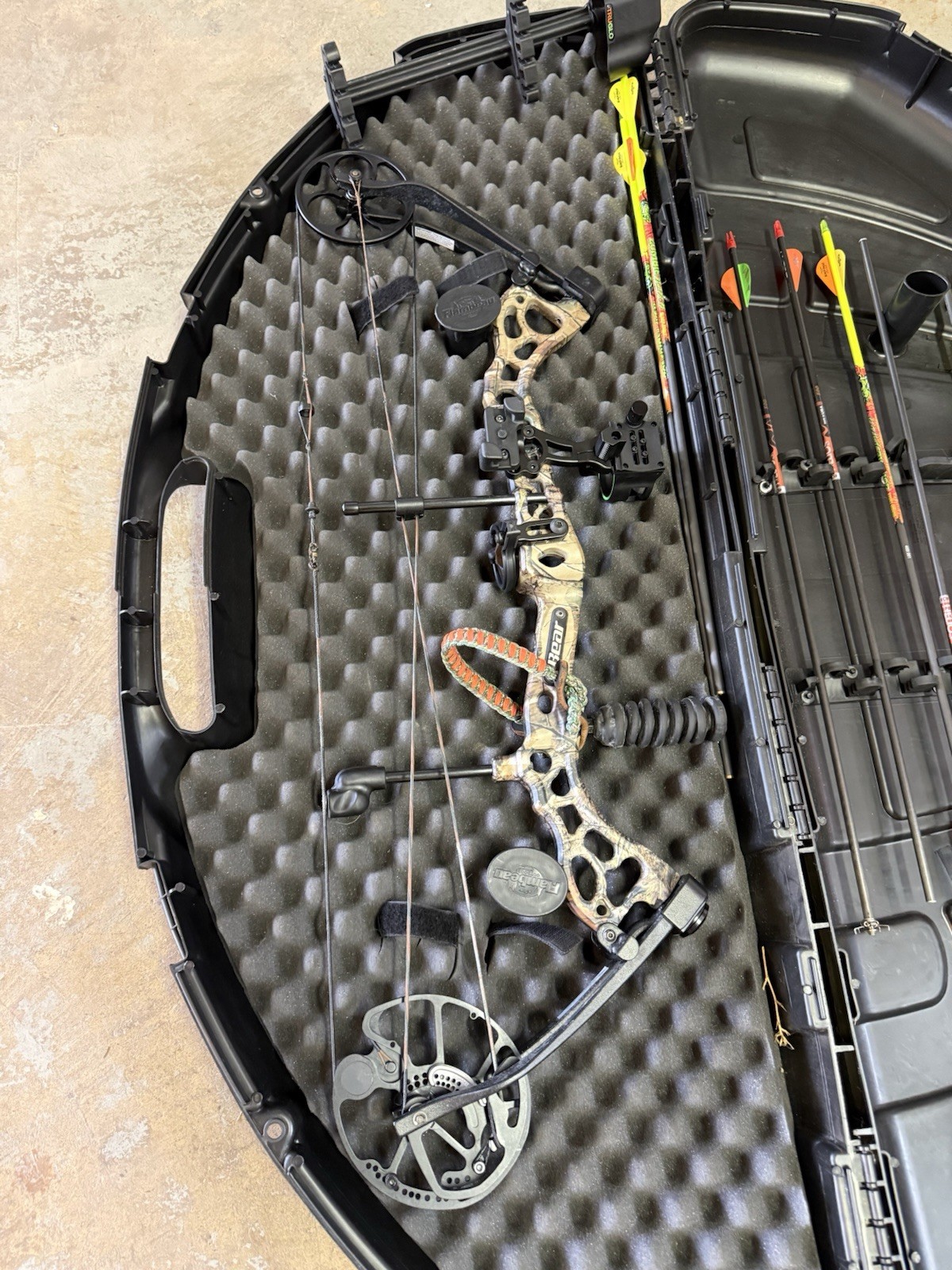 Bear Archery Attitude Compound Bow 60lb 27 Draw Length Right Hand