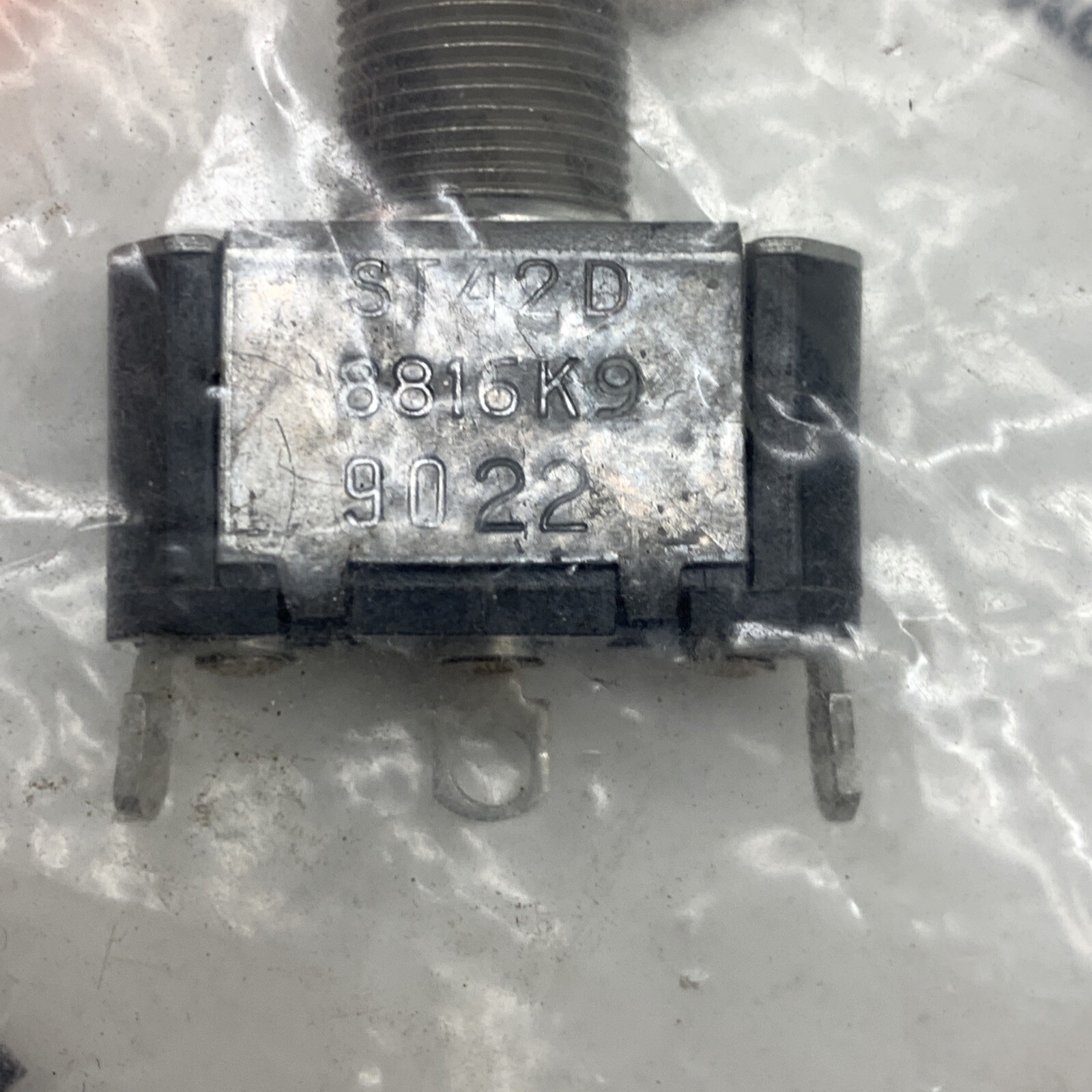 Eaton Cutler Hammer ST42D On-Momentary Toggle Switch 1-Pole