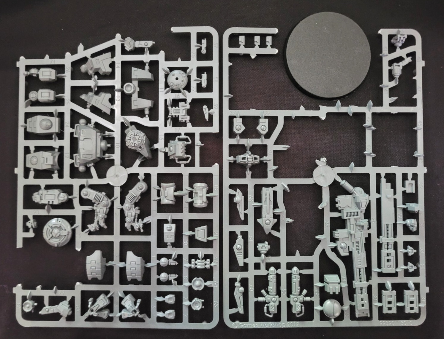 Tau Broadside model w/ Railguns, Plasma rifles Warhammer 40K T'au Empire