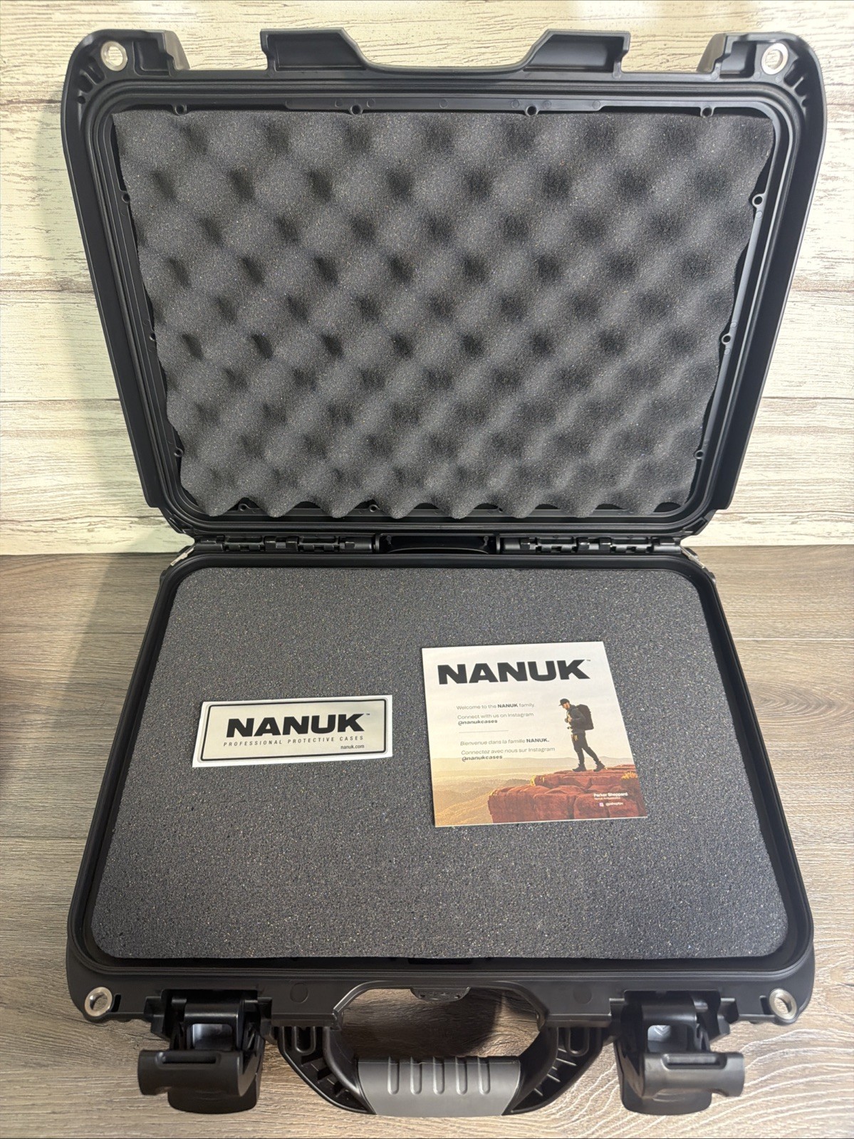 NANUK 920 HARD SHELL CASE (WITH PICK & PLUCK FOAM INSERT)