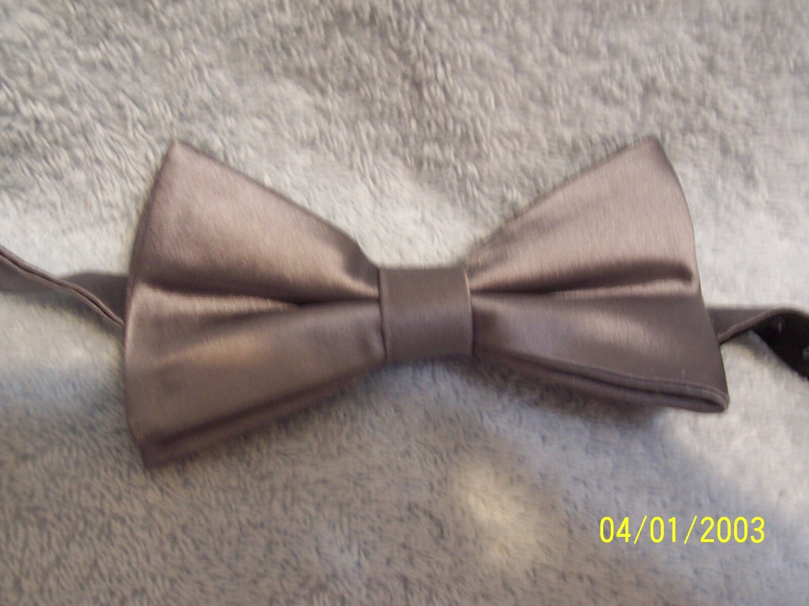 Donald Trump Silver /Grayish Bow Tie 100% Silk New No Tags See Description