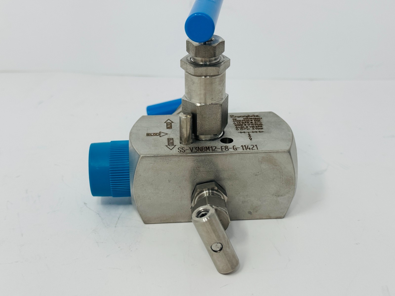 Swagelok SS-V3NBM12-F8-G-11421 Stainless Steel Isolation Needle Valve