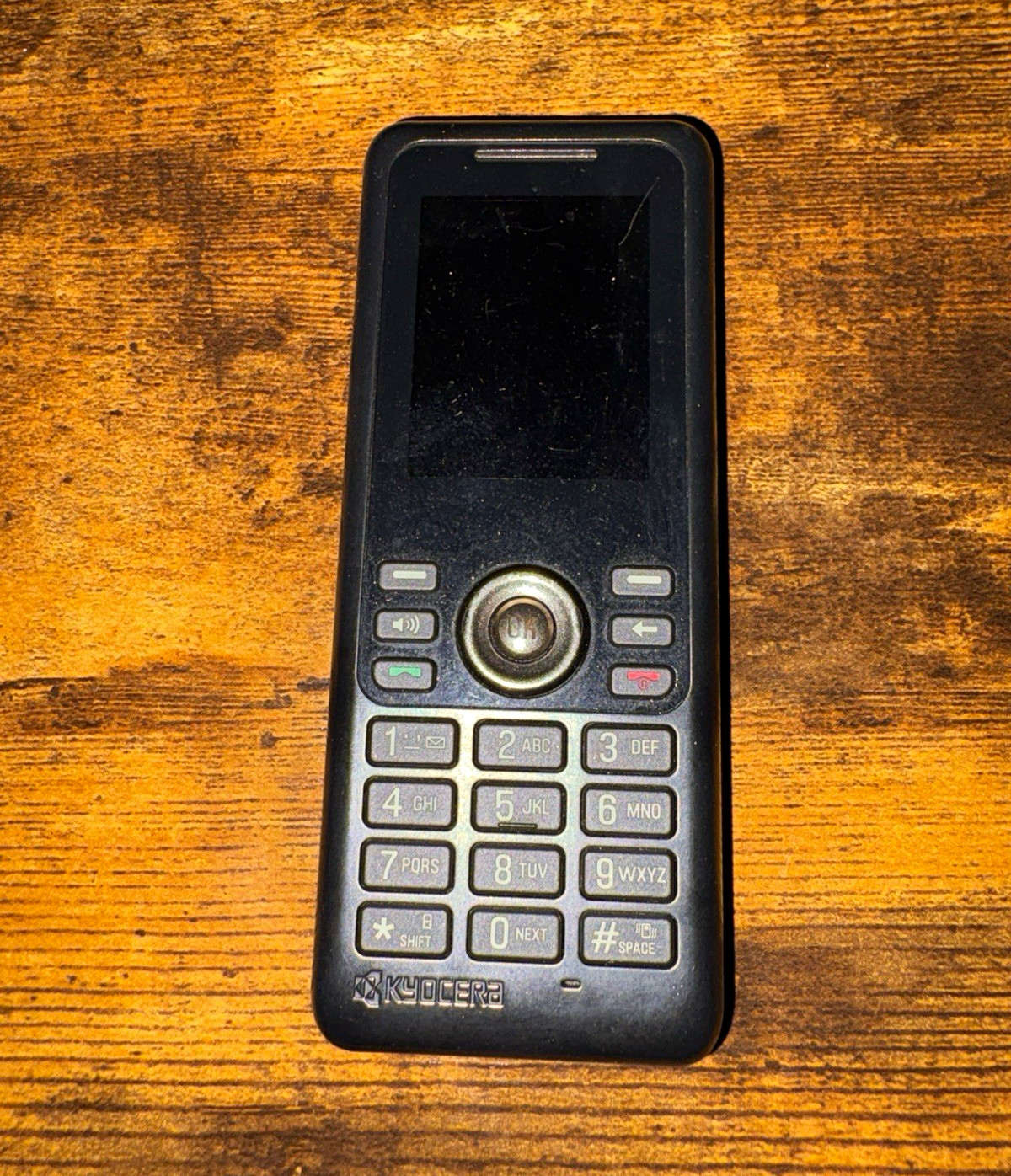 Kyocera Dual-Band 3G CDMA Bar Cell Phone Black w/ Charger & Charging Base