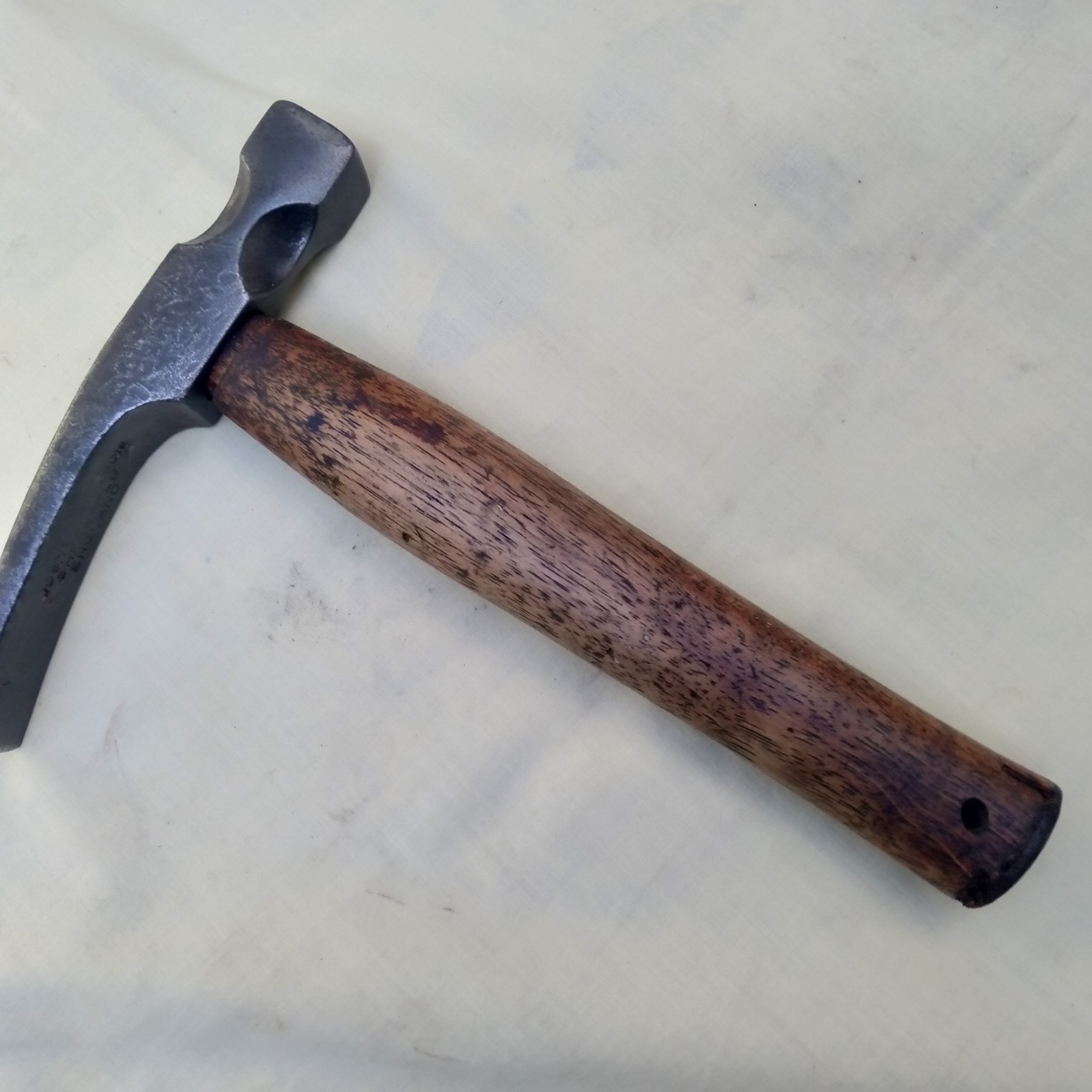 J . TYZACK SONS BUILDERS BRICK HAMMER HICKORY HANDLE OLD TOOLS ENGLAND 🔵