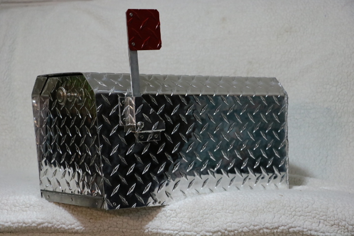 Heavy Duty Aluminum Diamond Plate 14 Gauge Mailbox Large Size